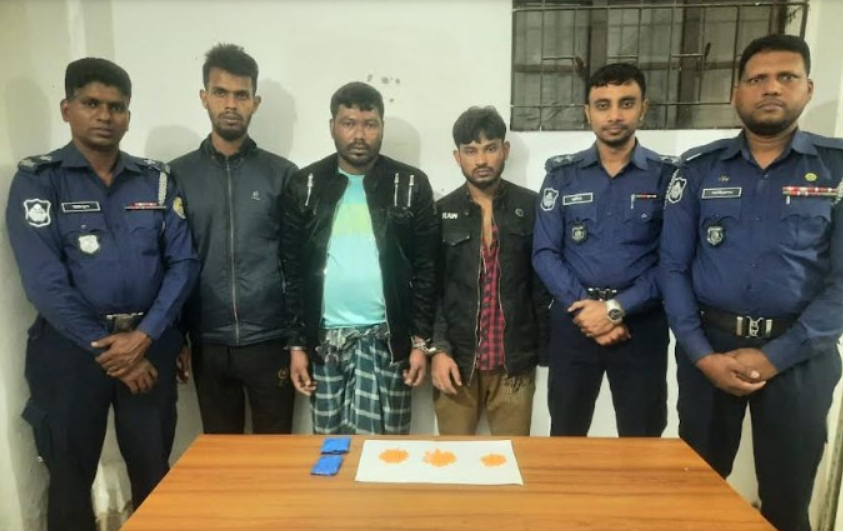 মহিপুরে ২৫০ পিস ইয়াবাসহ তিন মাদককারবারী গ্রেপ্তার