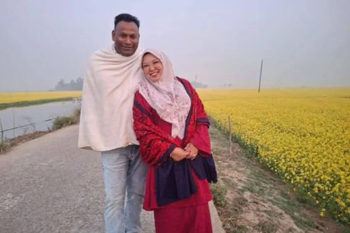 প্রেমের টানে নাটোরে মালয়েশিয়ান তরুণী