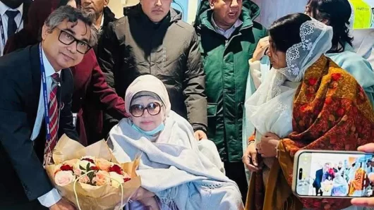 লন্ডনে পৌঁছেছেন খালেদা জিয়া