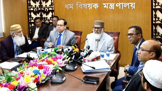 হজযাত্রীর কোটা নির্ধারণে মন্ত্রণালয়ের কোনো সংশ্লিষ্টতা নেই : ধর্ম উপদেষ্টা