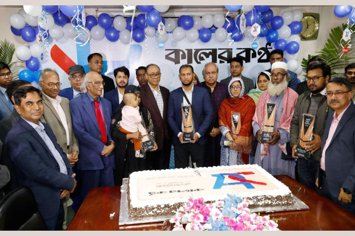জুলাই বিপ্লবে ৫ শহীদ সাংবাদিক পরিবারকে কোটি টাকা সহায়তা বসুন্ধরা গ্রুপের