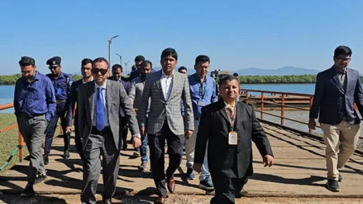 টেকনাফ স্থলবন্দর পরিদর্শন করলেন শ্রম ও কর্মসংস্থান সচিব