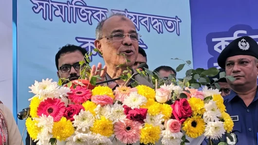 রাজনীতির কারণে আইনশৃঙ্খলার বিঘ্ন ঘটলে কাউকে ছাড় নয় : স্বরাষ্ট্র উপদেষ্টা