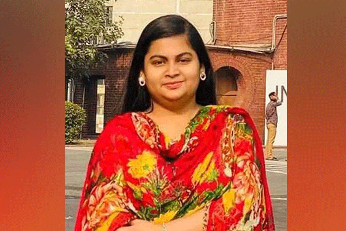 ভারতে যাওয়ার সময় বেনাপোলে ছাত্রলীগ নেত্রী গ্রেফতার