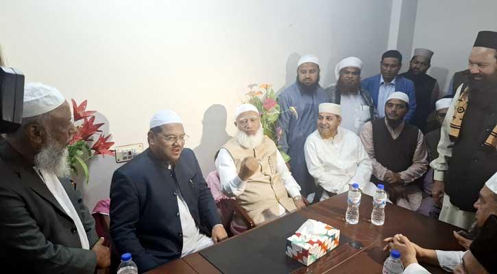 চরমোনাই পীরের সঙ্গে সৌজন্য সাক্ষাৎ জামায়াত আমিরের