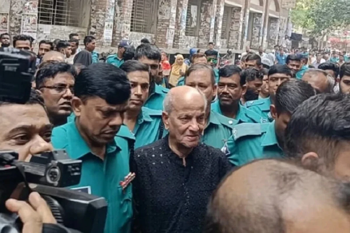 নতুন মামলায় গ্রেফতার সাবেক প্রতিমন্ত্রী কামাল মজুমদার