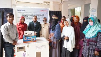 পটুয়াখালীতে প্রান্তজনের উদ্যোগে সৌর বিদ্যুৎ চালিত উপকরণ বিতরণ