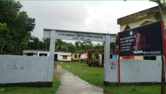 চন্দ্রমোহনে দুস্থ মহিলাদের চালের কার্ড বিতরণে বিএনপি নেতাদের হস্তক্ষেপের অভিযোগ