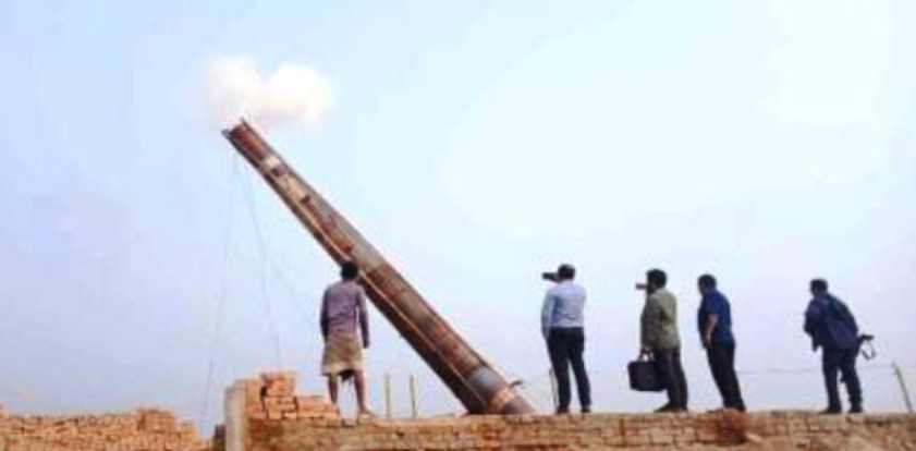 ঝালকাঠিতে ইটভাটার ড্রাম চিমনি গুঁড়িয়ে দিল প্রশাসন: তিন লাখ টাকা জরিমানা