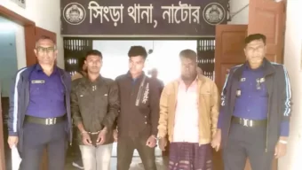 ২০ টাকা চাঁদা নেওয়ার সময় বিএনপি নেতাসহ গ্রেপ্তার ২