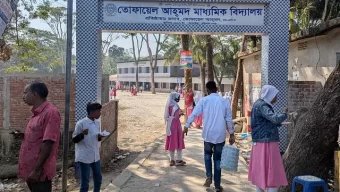 বরিশাল বিভাগে প্রাথমিক ও মাধ্যমিকের বই না পাওয়ায় বিদ্যালয়ে যেতে অনাগ্রহ শিক্ষার্থীদের