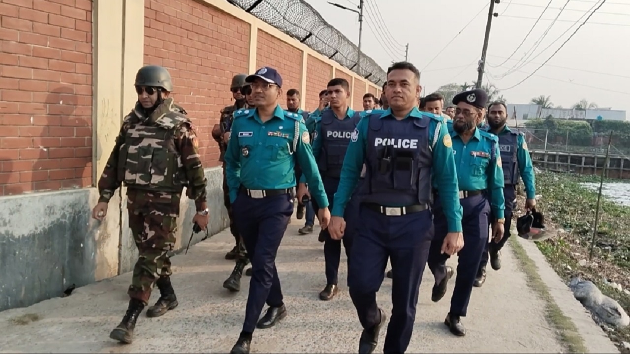 বরিশালে অপারেশন ডেভিল হান্টের অভিযানে গ্রেফতার ১৬