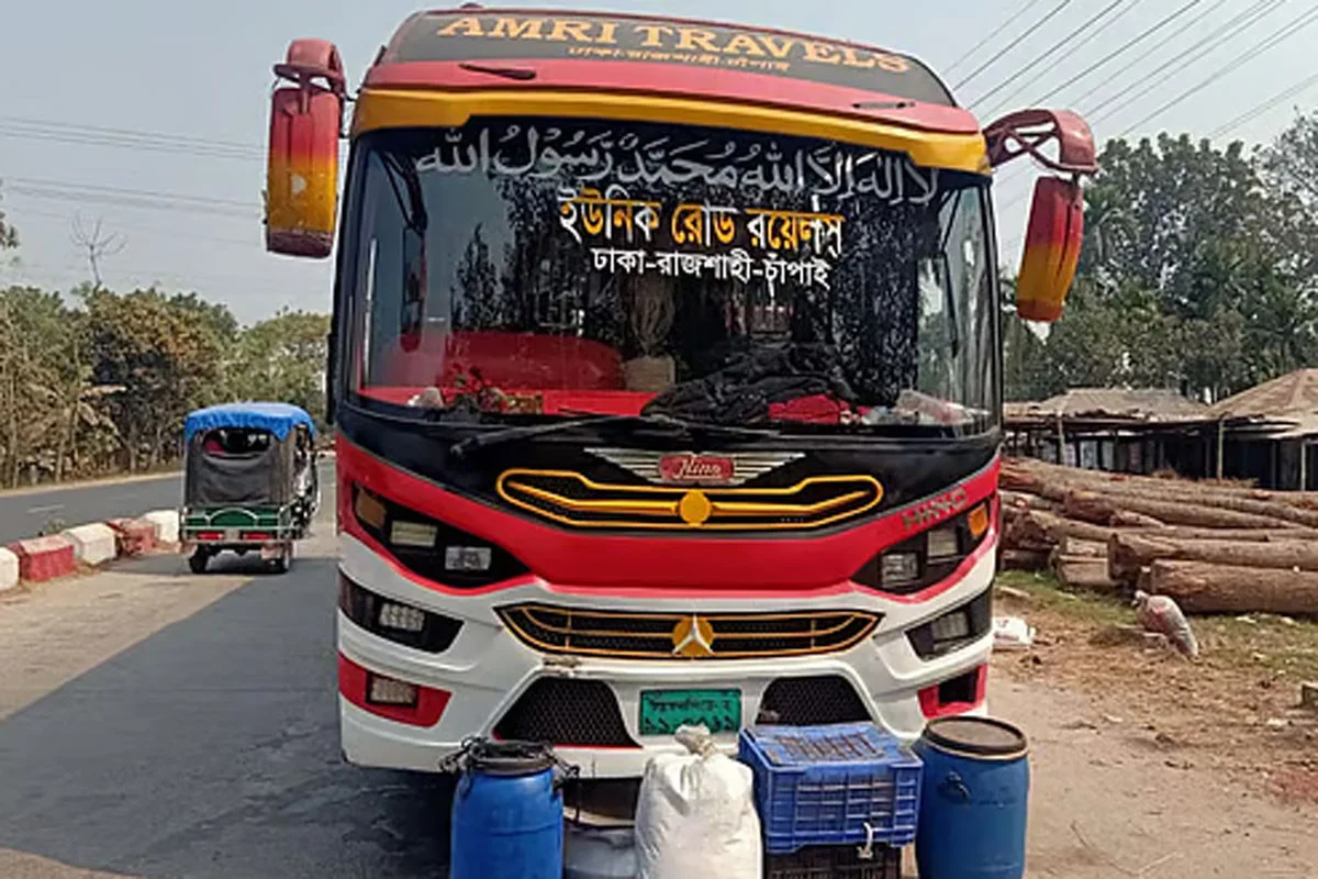 কী ঘটেছিল বাসটিতে, যাত্রীদের রোমহর্ষক বর্ণনা