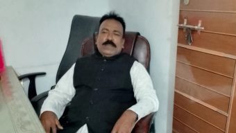 কলেজ ছাত্রীকে বেধড়ক পেটালেন আ.লীগ নেতা