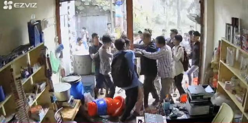 সাংবাদিক খন্দকার রাকিব ও তার ভাইয়ের উপর সন্ত্রাসী হামলা