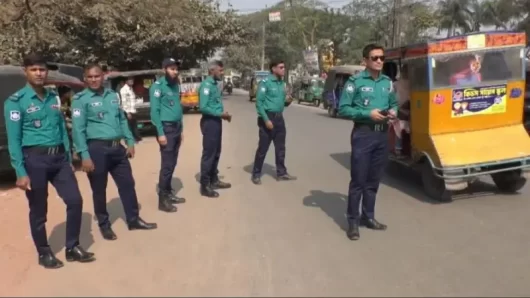 বরিশালে অপারেশন ডেভিল হান্টে চেক পোস্টে তল্লাশী , গ্রেফতার-২