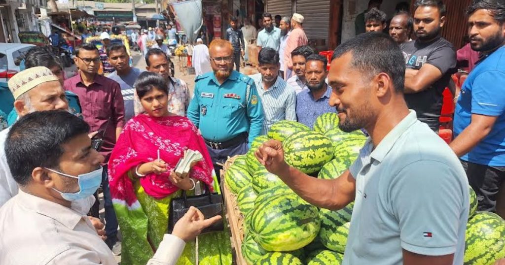 বরিশালে ভোক্তা অধিকারের অভিযানে ৬ প্রতিষ্ঠানকে জরিমানা