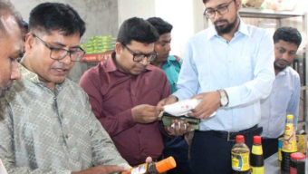 বরিশালে অস্বাস্থ্যকর পরিবেশে ইফতার বিক্রি করায় রেস্টুরেন্টকে ১৯ হাজার টাকা জরিমানা