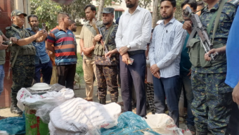 বরিশালে ৭ ড্রাম চাপিলা মাছ জব্দ, ৩ ইজিবাইক চালককে জরিমানা