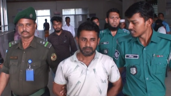 বরিশাল শেবাচিম হাসপাতাল দালাল মুক্ত চায় রোগীরা, এক দালালকে পুলিশে দিল স্বজনরা