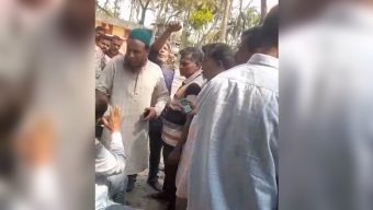 বাবুগঞ্জে বিএনপিকে জিজ্ঞেস না করে গরু বিতরণ’, মৎস্য কর্মকর্তাকে লাঞ্ছিত. ভিডিও ভাইরাল