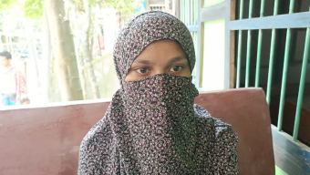 বরিশালে তালাকপ্রাপ্ত স্ত্রীর পুনরায় বিয়ের দাবীতে স্বামীর বাড়িতে অনশন