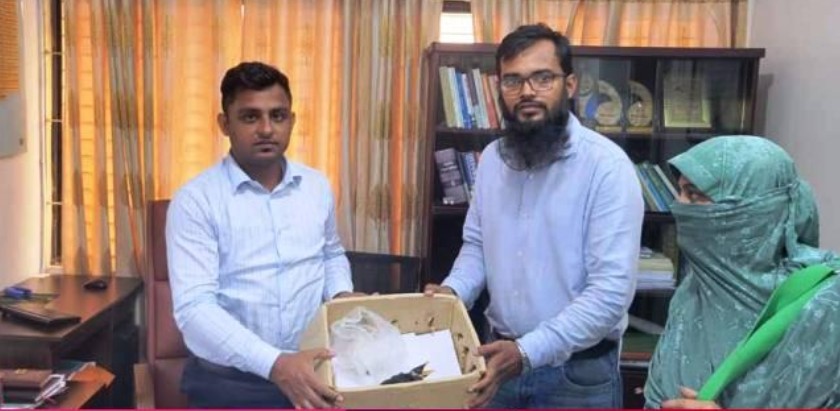 বরিশালে ময়না পাখি বিক্রি করতে আসা তরুণকে ১০ হাজার টাকা জরিমানা