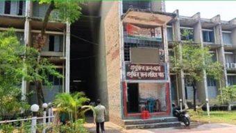 ছয় দফা দাবিতে বরিশাল পলিটেকনিক ইনস্টিটিউটের শিক্ষার্থীদের শাটডাউন কর্মসূচি