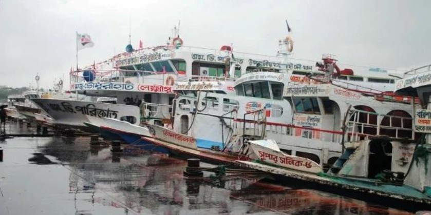 বৈরী আবহাওয়ায় বরিশালের অভ্যন্তরীণ রুটের লঞ্চ চলাচল বন্ধ