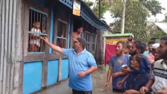 বরিশালে পানিবন্দি মানুষের খোঁজ-খবর নিলেন যুবদল নেতা রাজু খন্দকার