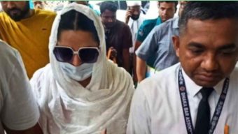 আদালতে চিত্রনায়িকা পরীমনি, সাংবাদিকদের বললেন বৃষ্টি উপভোগ করতে