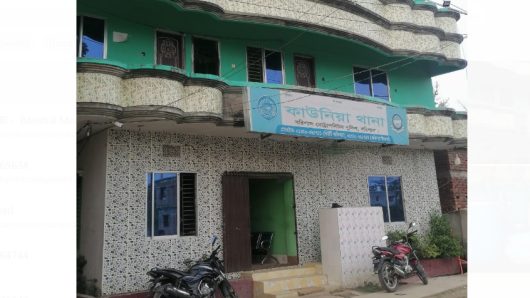 বরিশালে মাদেকর আসর থেকে আটক ৩, হাতকড়া নিয়ে পালালো ২