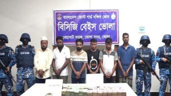 মেঘনা নদীতে অবৈধভাবে বালু উত্তোলনের সময় ড্রেজার-বাল্কহেড জব্দ, আটক ৬