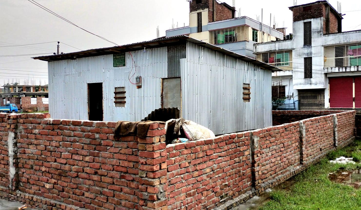 নগরীর রূপাতলী আজিজিয়া হাউজিংয়ে প্রকৃত মালিককে হয়রানি করে জমি দখলের পায়তারা