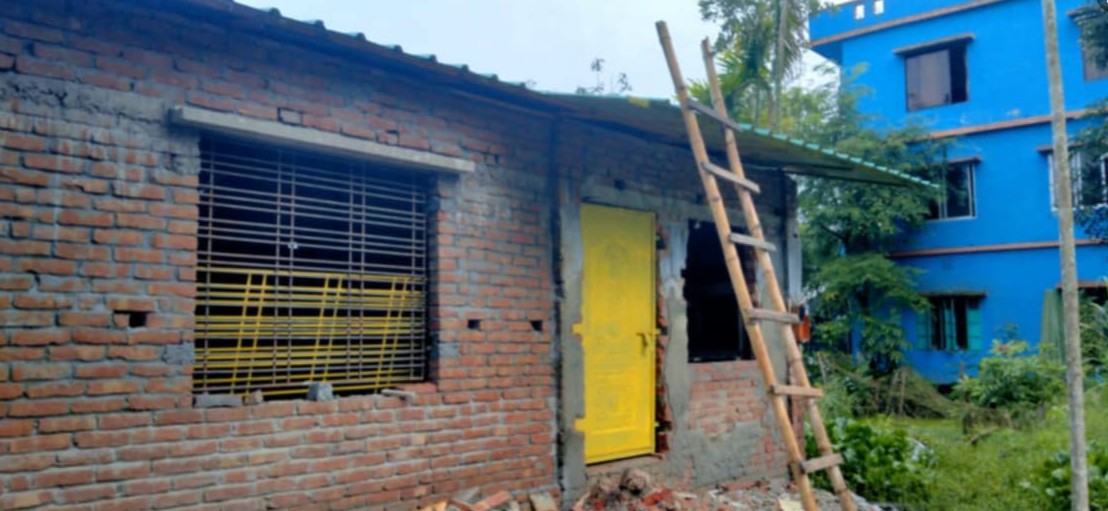 নগরীতে আদালতের রায় উপেক্ষা করে অন্যের জমিতে ভবন নির্মাণ