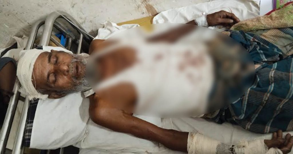 বরিশালে চাঁদার দাবিতে বৃদ্ধকে কুপিয়ে জখম, অভিযোগ দেয়ায় থানার মধ্যে ফের হামলা