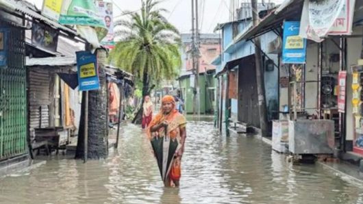 পটুয়াখালীতে একদিনে ইতিহাসের সর্বোচ্চ বৃষ্টিপাত, বিপর্যস্ত জনজীবন