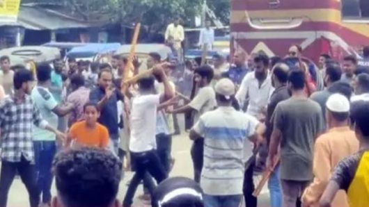 বির্তকিত স্বাস্থ্য কর্মকর্তার বদলী ঠেকাতে মহাসড়ক অবরোধের জেরে সংঘর্ষ, আহত ১৫