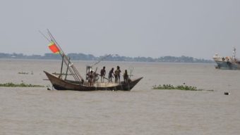 ভোলায় ঋণের জালে আটকা পড়েছেন লক্ষাধিক জেলে,জালে নেই ইলিশ