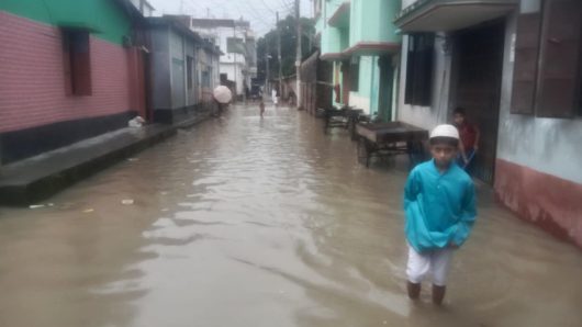 বিপৎসীমার ওপর দিয়ে প্রবাহিত হচ্ছে বরিশালের ১১টি নদীর পানি, নিম্নাঞ্চল প্লাবিত