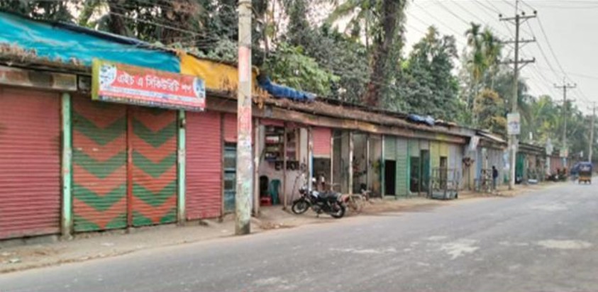 ভোলায় খাল দখল করে পৌর মার্কেট, জলাবদ্ধতায় ভোগান্তিতে ব্যবসায়ীরা