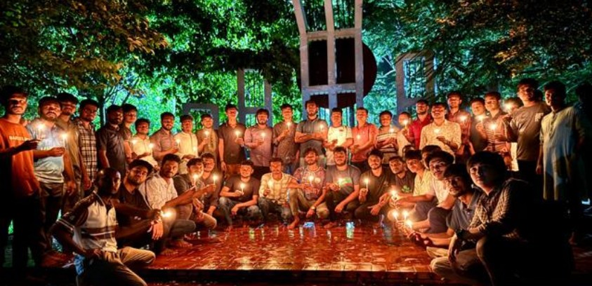 জুলাই স্মরণে শহীদ মিনারে ববি ছাত্রদলের মোমবাতি প্রজ্বলন