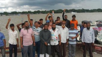 বরিশাল-ভোলা নৌরুটের স্পিডবোট চালকদের ধর্মঘট, ভোগান্তিতে যাত্রীরা