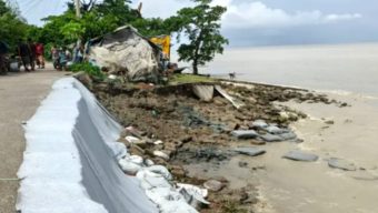 ভোলায় ফের বাঁধে ভাঙন, অগ্রগতি নেই বরাদ্দের কাজেও