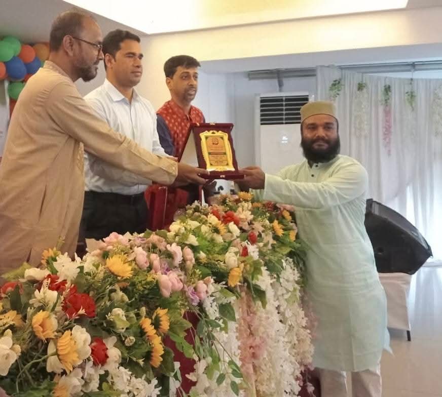মফস্বল সাংবাদিকতায় অনন্য অবদানে সাংবাদিক নোমানীকে সম্মাননা প্রদান