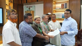 বরিশালে পুলিশ কমিশনারকে বৃদ্ধ আঙ্গুল দেখিয়ে চলছে আবাসিক হোটেল