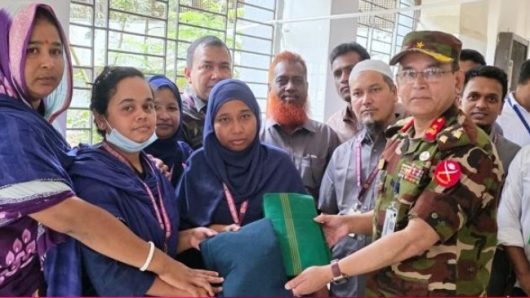 নতুন পোশাক পেয়ে খুশি শেবাচিম হাসপাতালের দুই শতাধিক কর্মচারী