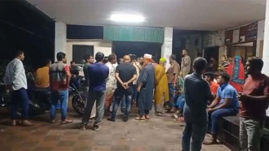 বিএনপি নেতাকে না পেয়ে স্ত্রীকে কুপিয়ে হত্যা