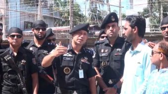বরিশালে পূজা মন্ডপ পরিদর্শন র‍্যাবের