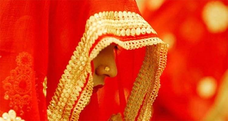 বিয়ে বাড়িতে খাবার নিয়ে দ্বন্দ্ব, গাড়ি থামিয়ে নববধূ ছিনতাই